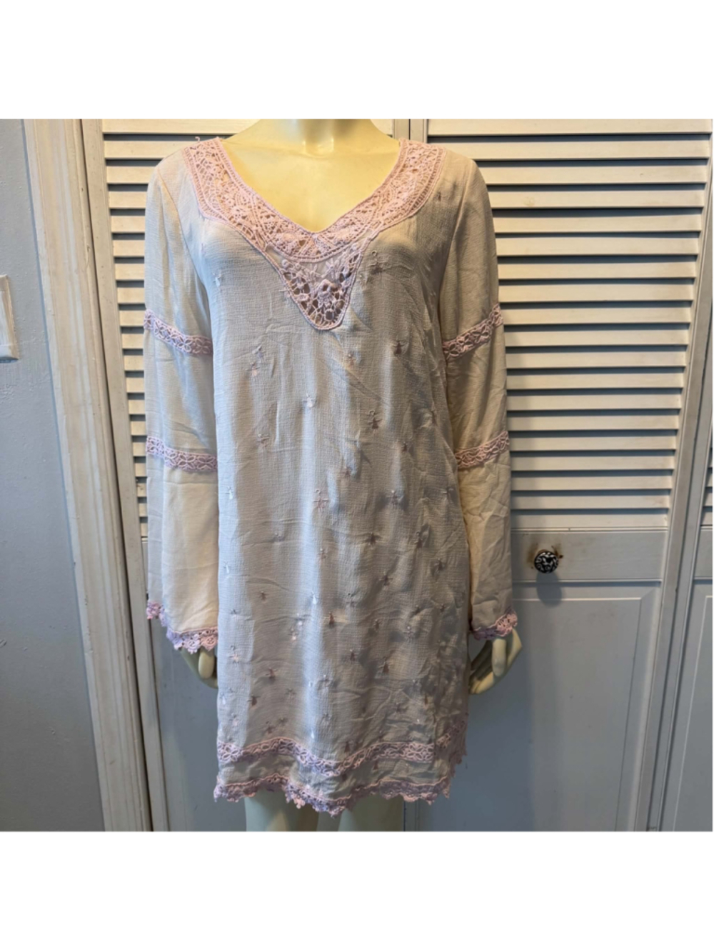 Women’s Cream Embroidered Crochet Trim Boho Mini Dress with Pink Details XL